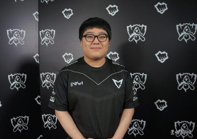 光头球员因 光头球员因